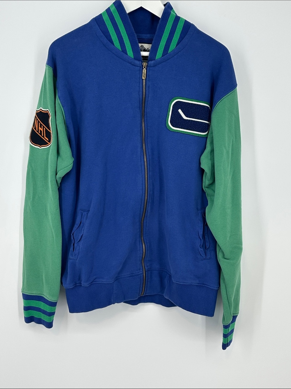 Vancouver Canucks Blue & Green Zip-Up Jacket - Size Large